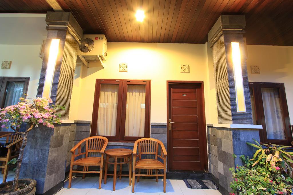 Surya Inn Кута Екстериор снимка