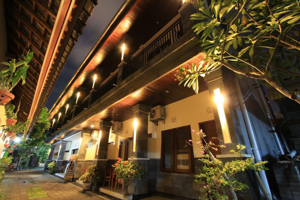 Surya Inn Кута Екстериор снимка