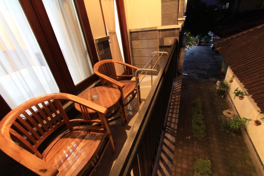 Surya Inn Кута Екстериор снимка