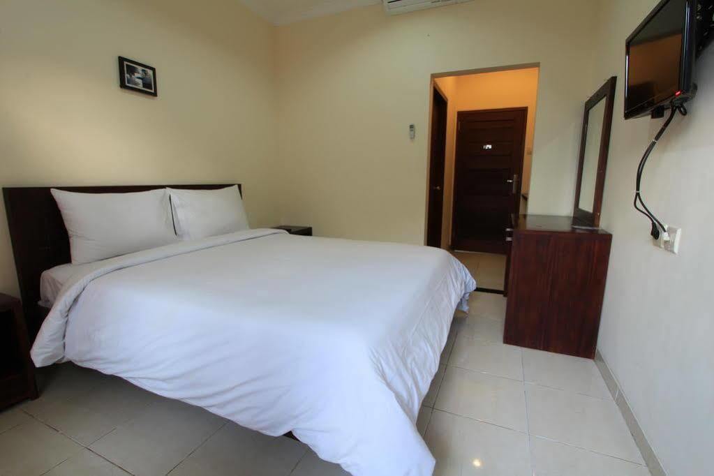 Surya Inn Кута Екстериор снимка