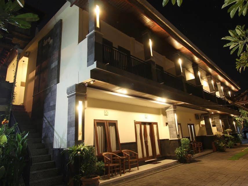 Surya Inn Кута Екстериор снимка