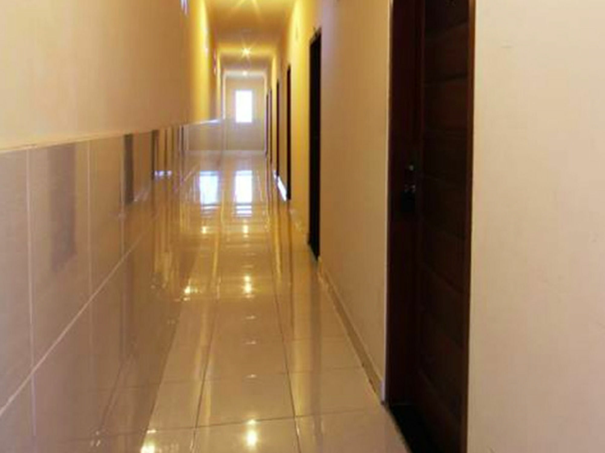 Surya Inn Кута Екстериор снимка